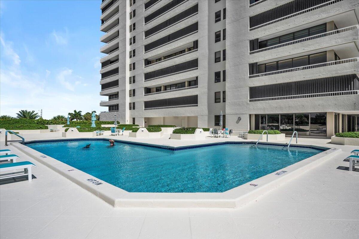 5280 N Ocean #10C, Riviera Beach FL 33404