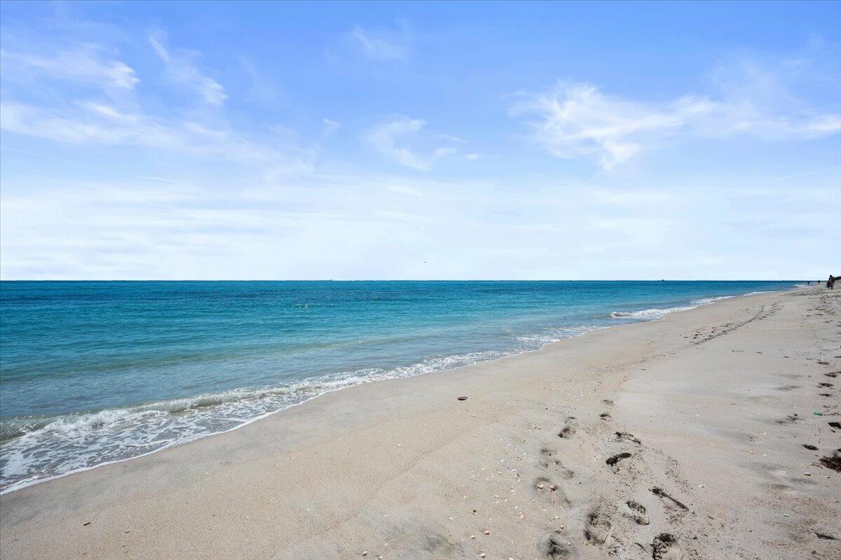 5280 N Ocean #10C, Riviera Beach FL 33404