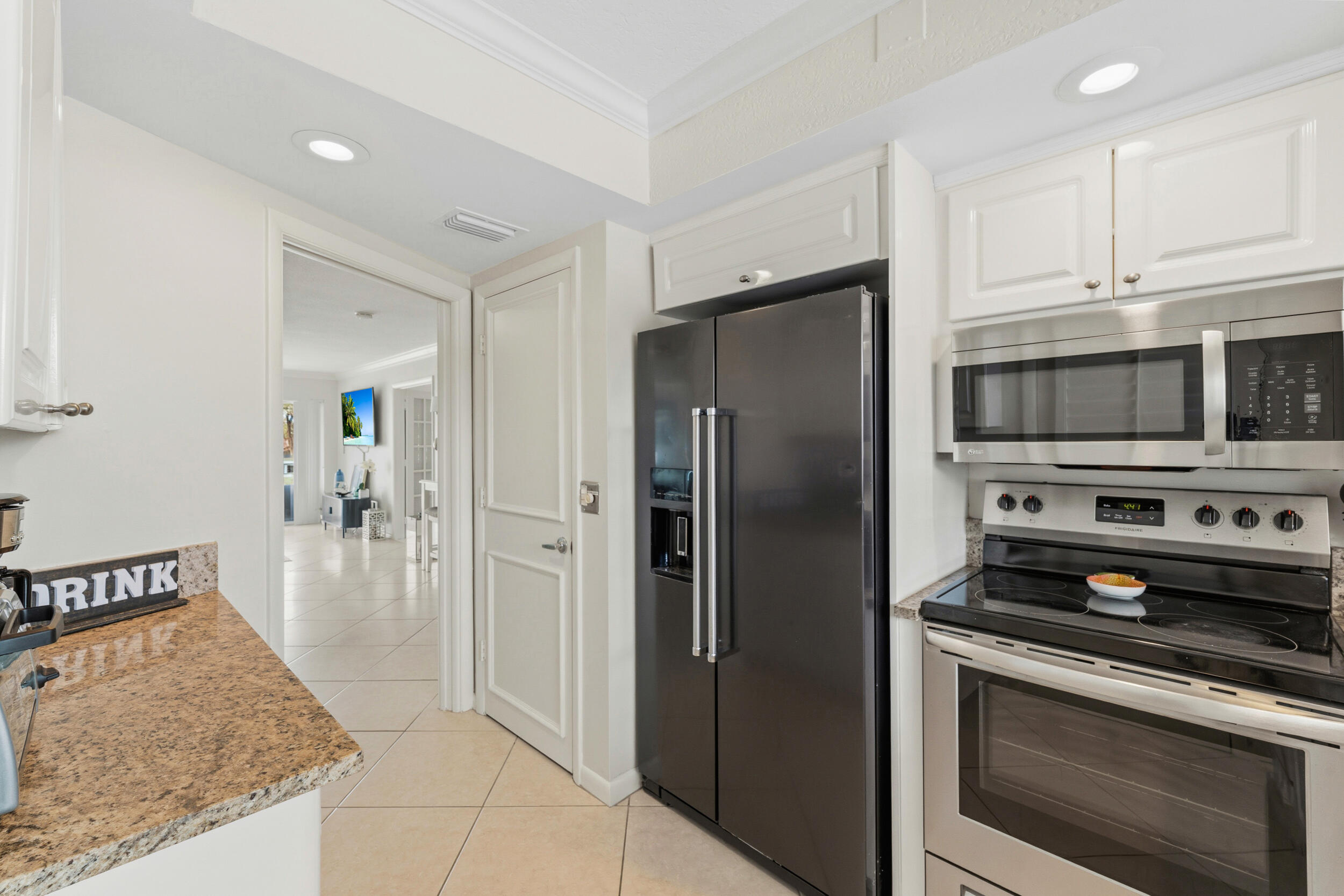 68 YACHT CLUB #20, North Palm Beach FL 33408