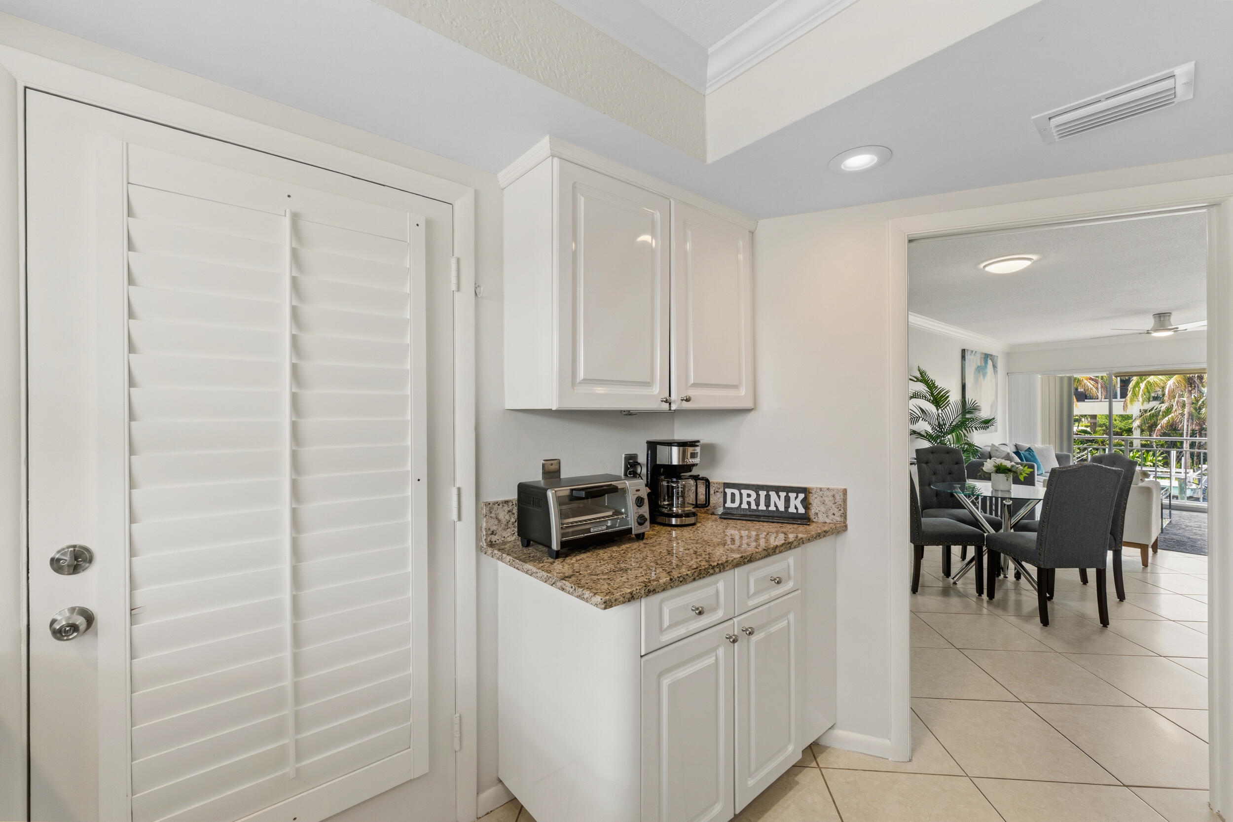 68 YACHT CLUB #20, North Palm Beach FL 33408