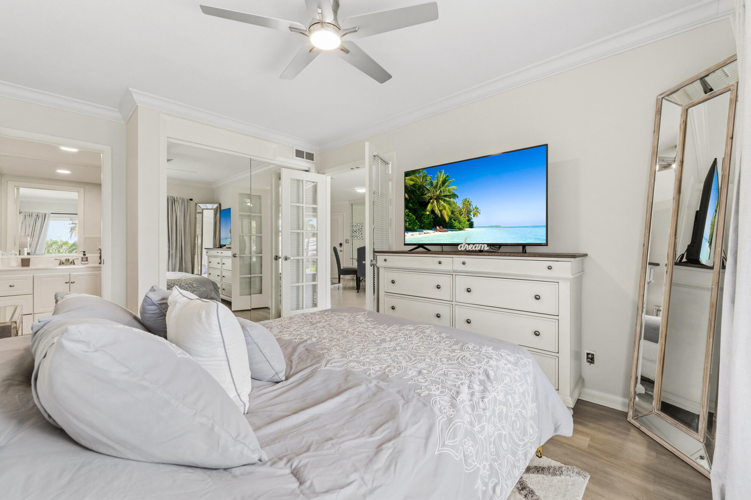 68 YACHT CLUB #20, North Palm Beach FL 33408