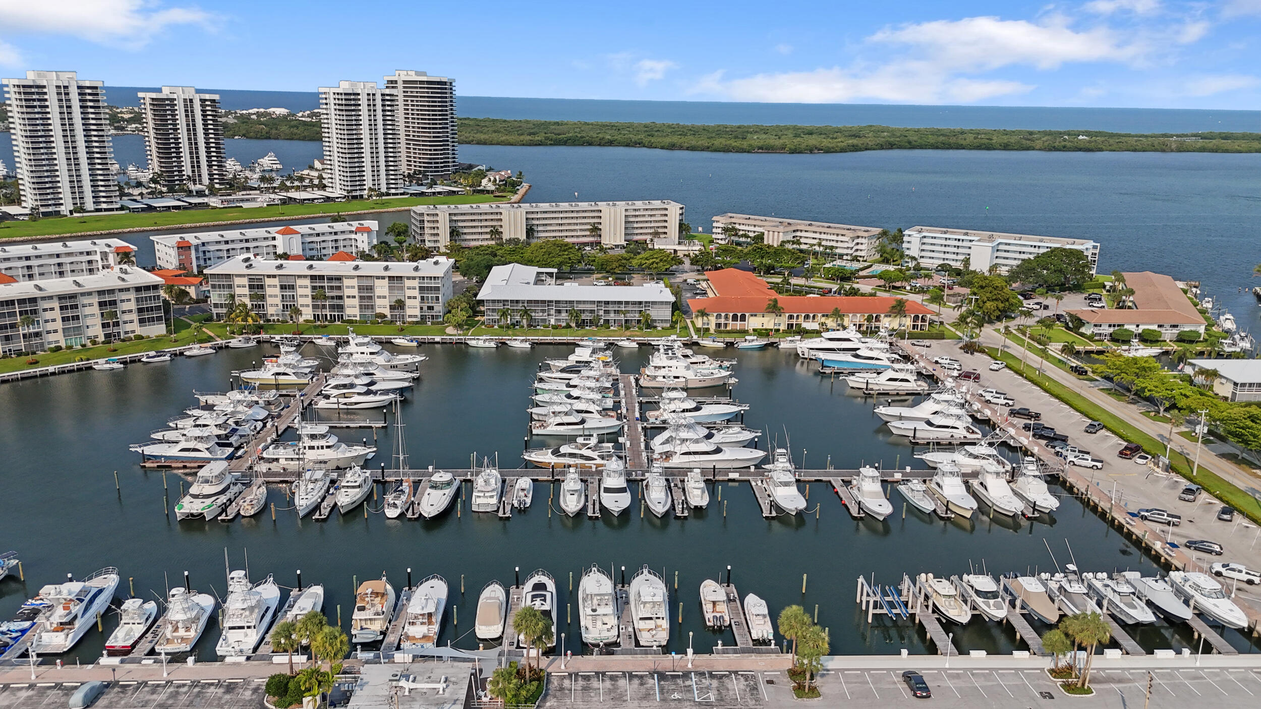 68 YACHT CLUB #20, North Palm Beach FL 33408