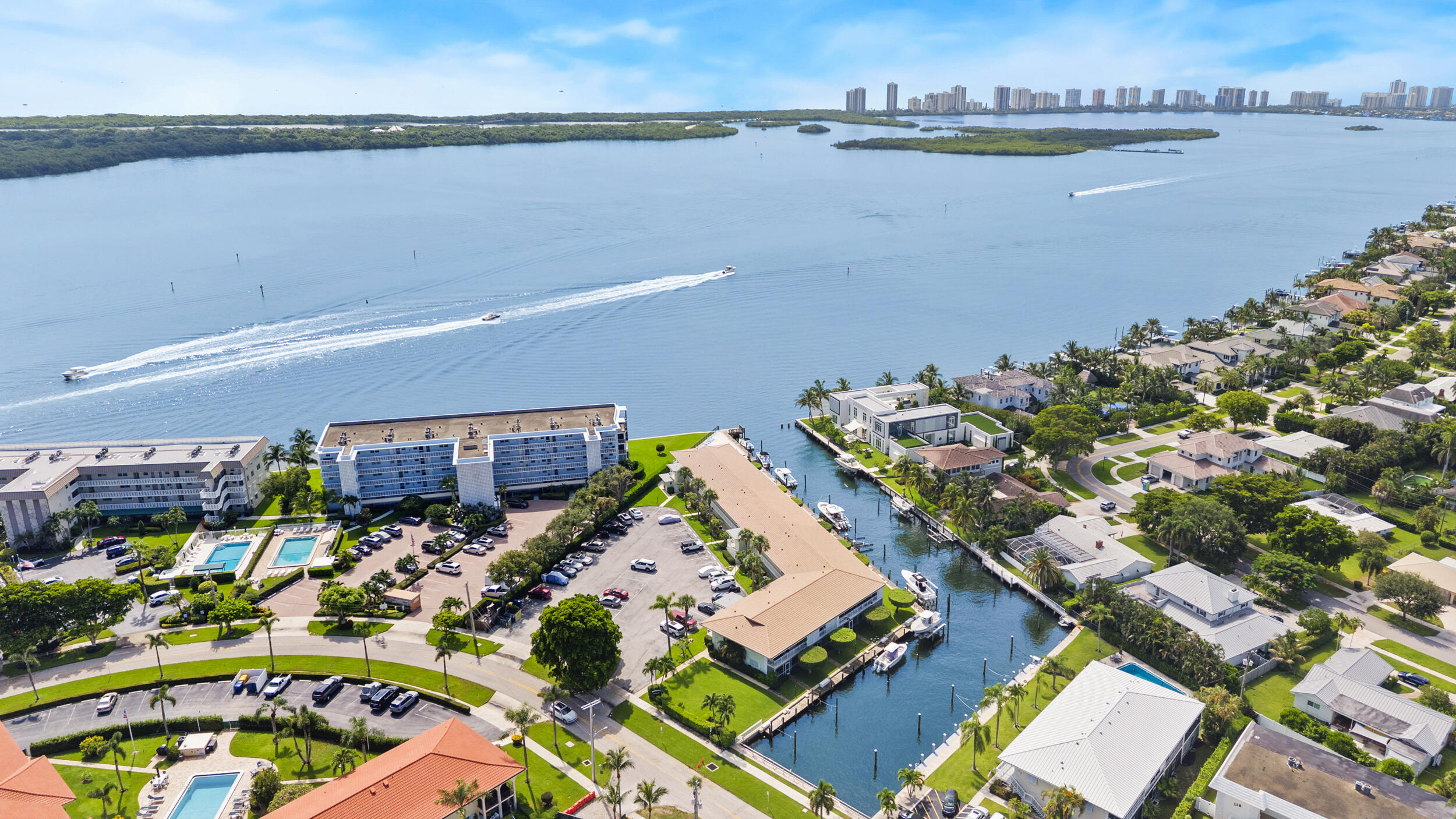 68 YACHT CLUB #20, North Palm Beach FL 33408