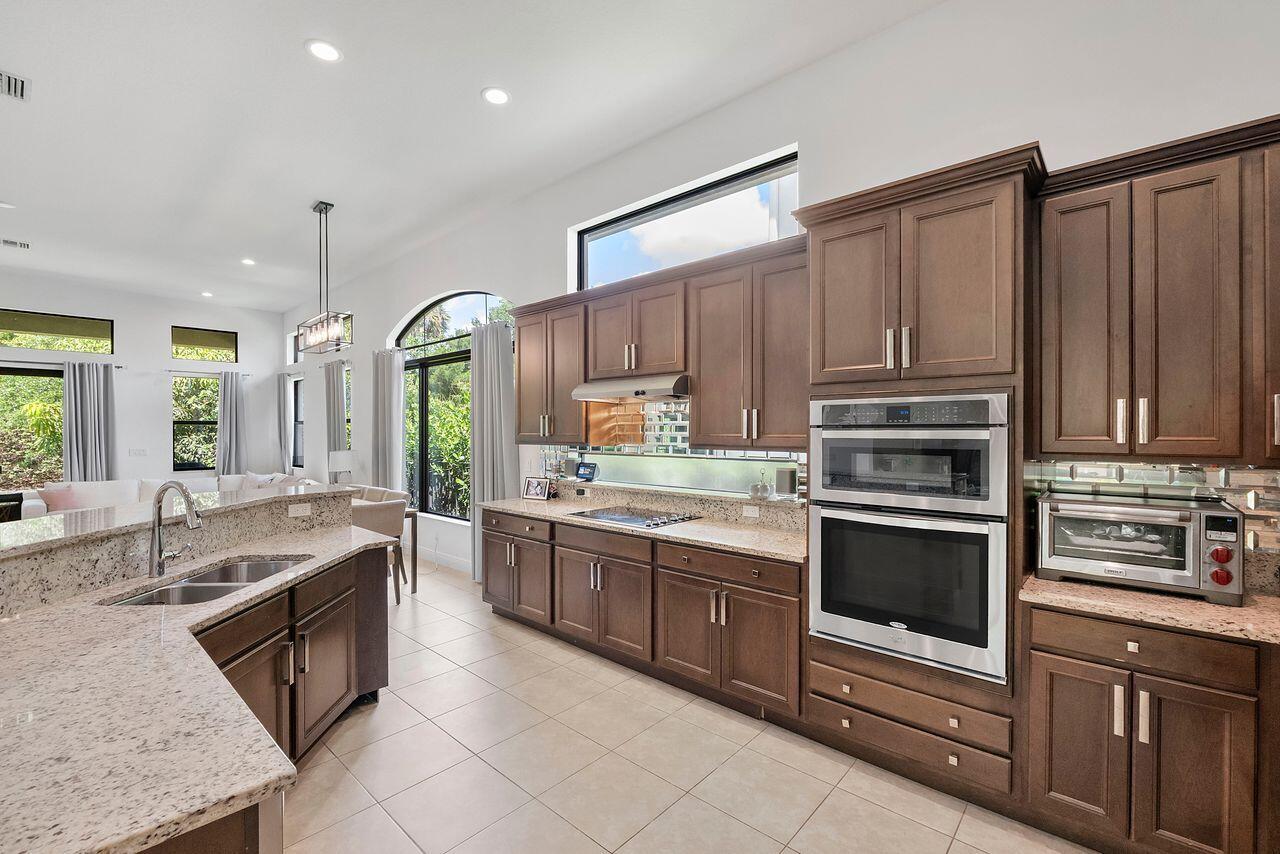8251 CANOPY, Parkland FL 33076