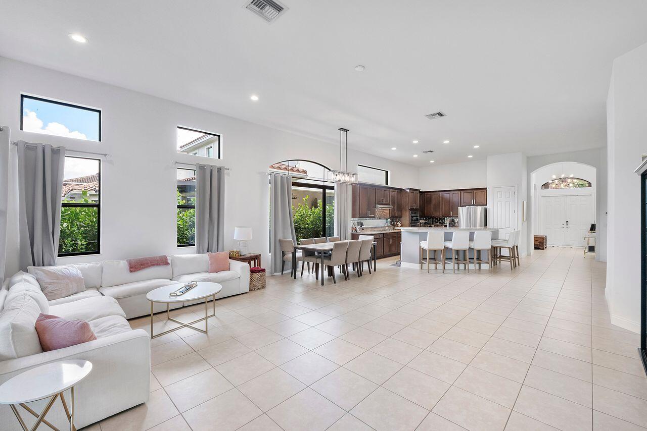 8251 CANOPY, Parkland FL 33076