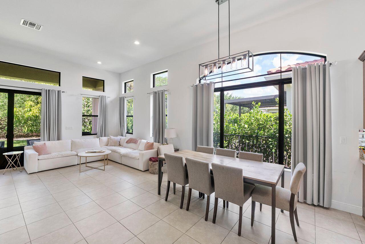 8251 CANOPY, Parkland FL 33076