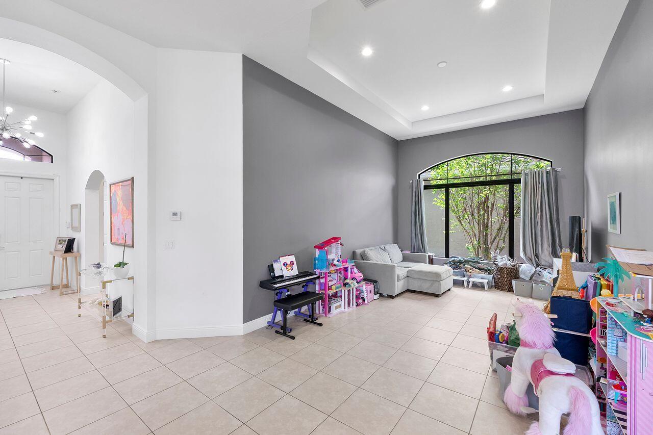 8251 CANOPY, Parkland FL 33076