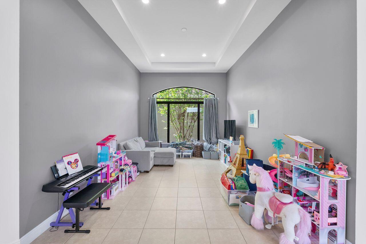 8251 CANOPY, Parkland FL 33076