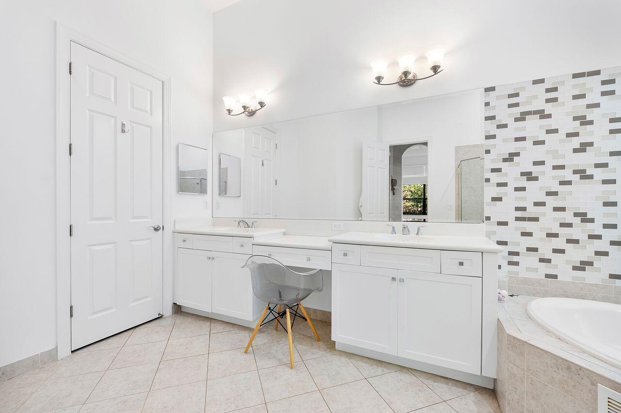 8251 CANOPY, Parkland FL 33076