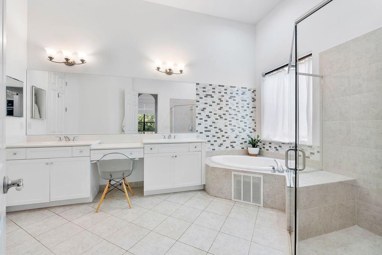 8251 CANOPY, Parkland FL 33076