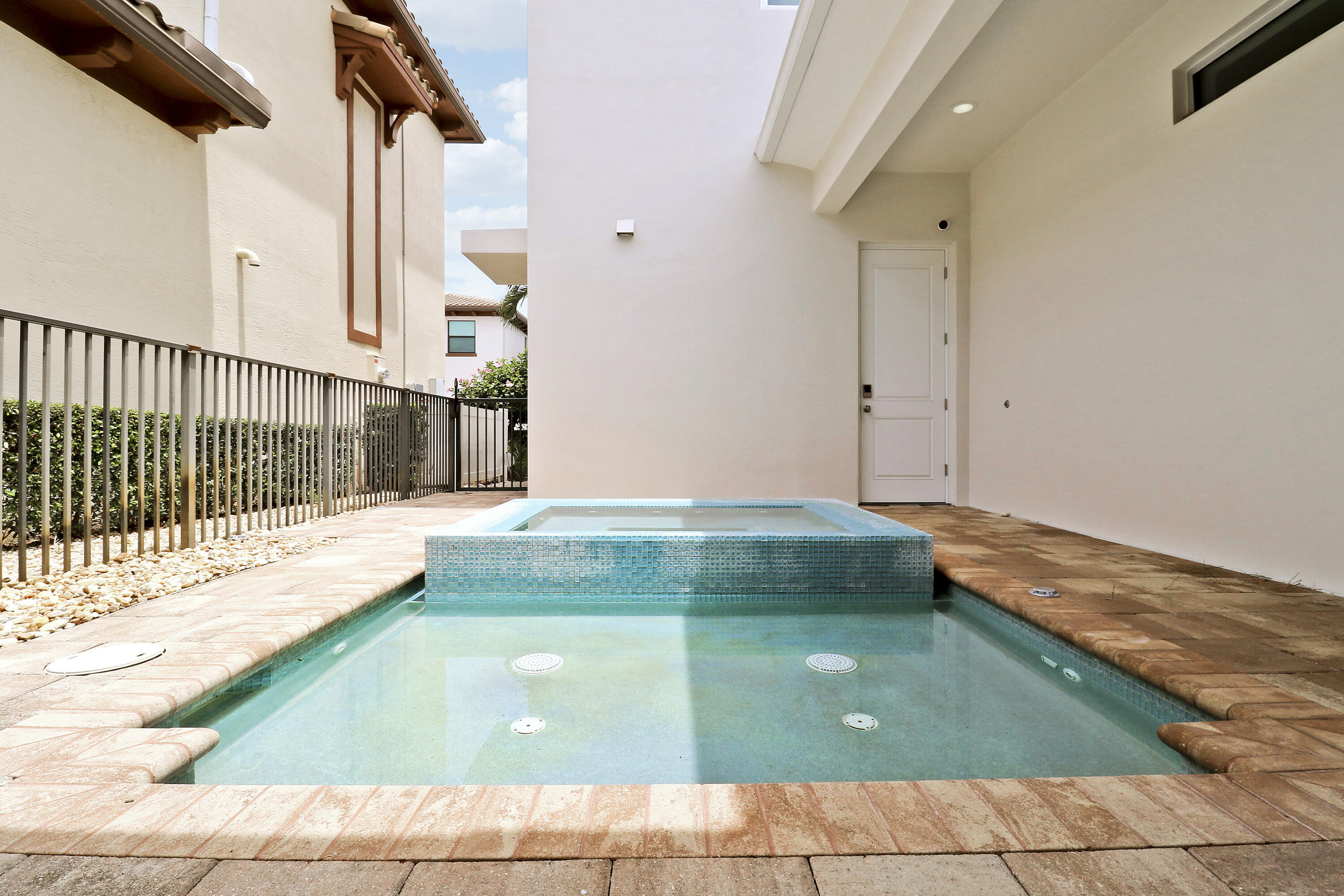 5029 GRANDIFLORA, Palm Beach Gardens FL 33418