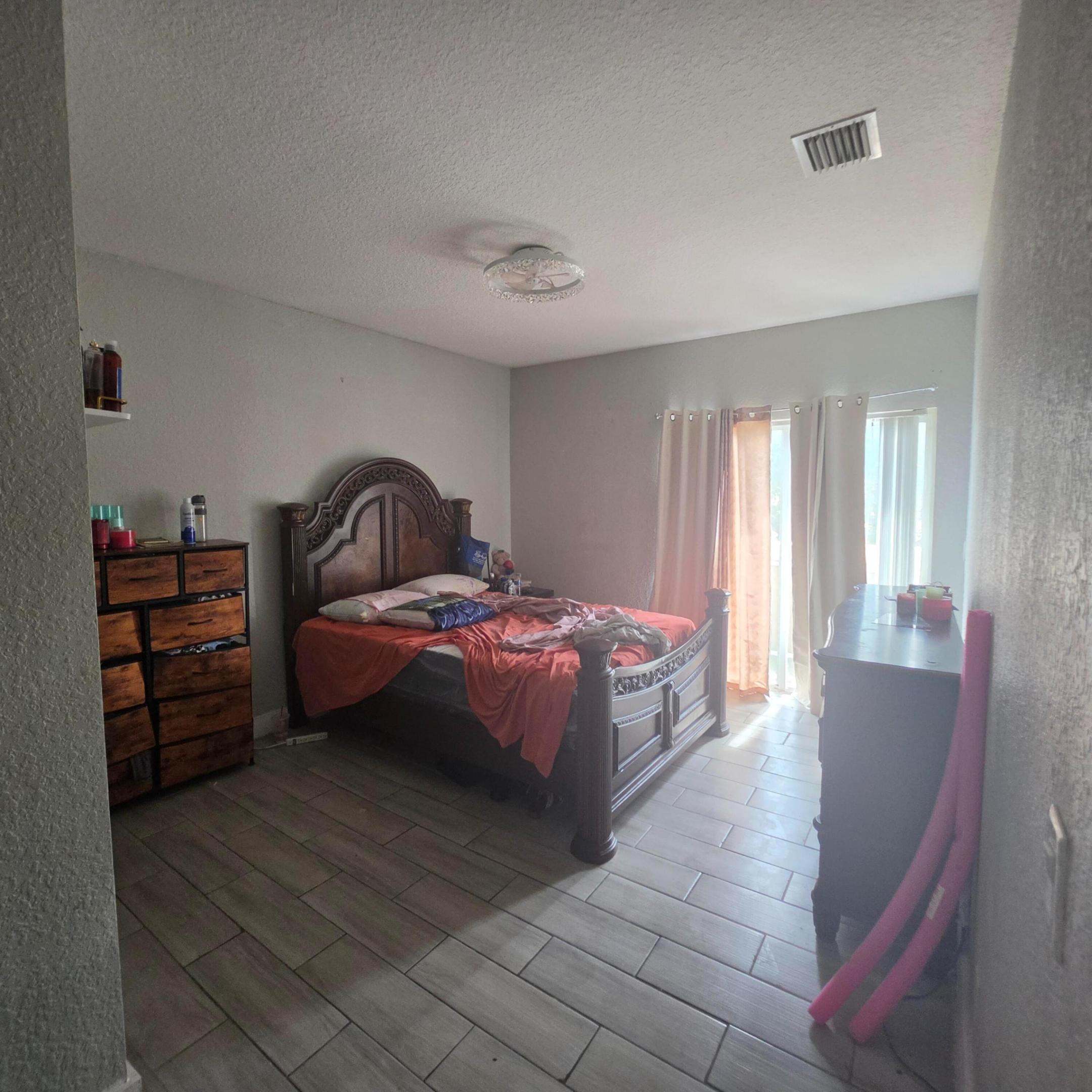 1309 N Santa Catalina, North Lauderdale FL 33068