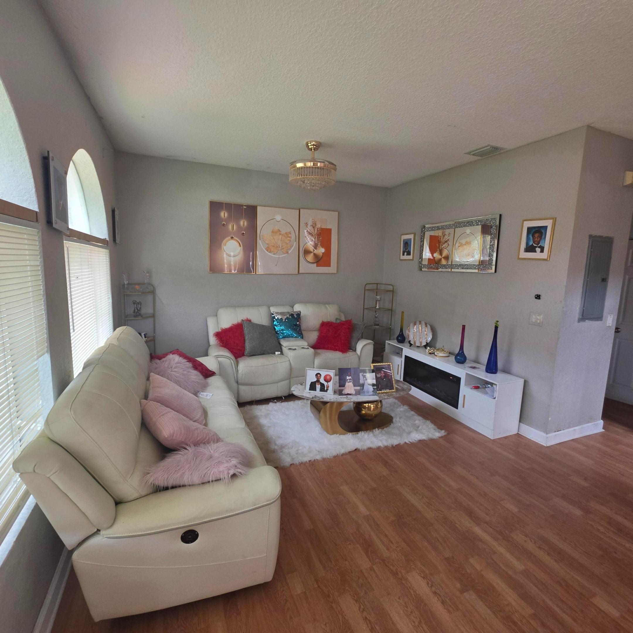 1309 N Santa Catalina, North Lauderdale FL 33068