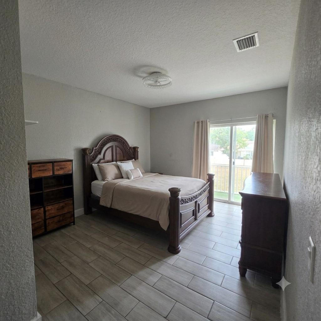 1309 N Santa Catalina, North Lauderdale FL 33068