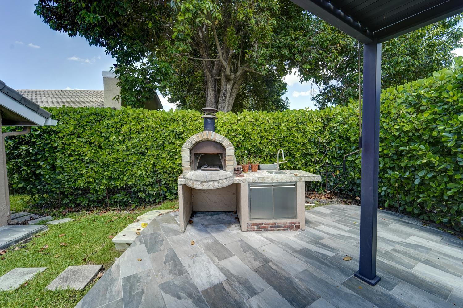 11999 Classic, Coral Springs FL 33071