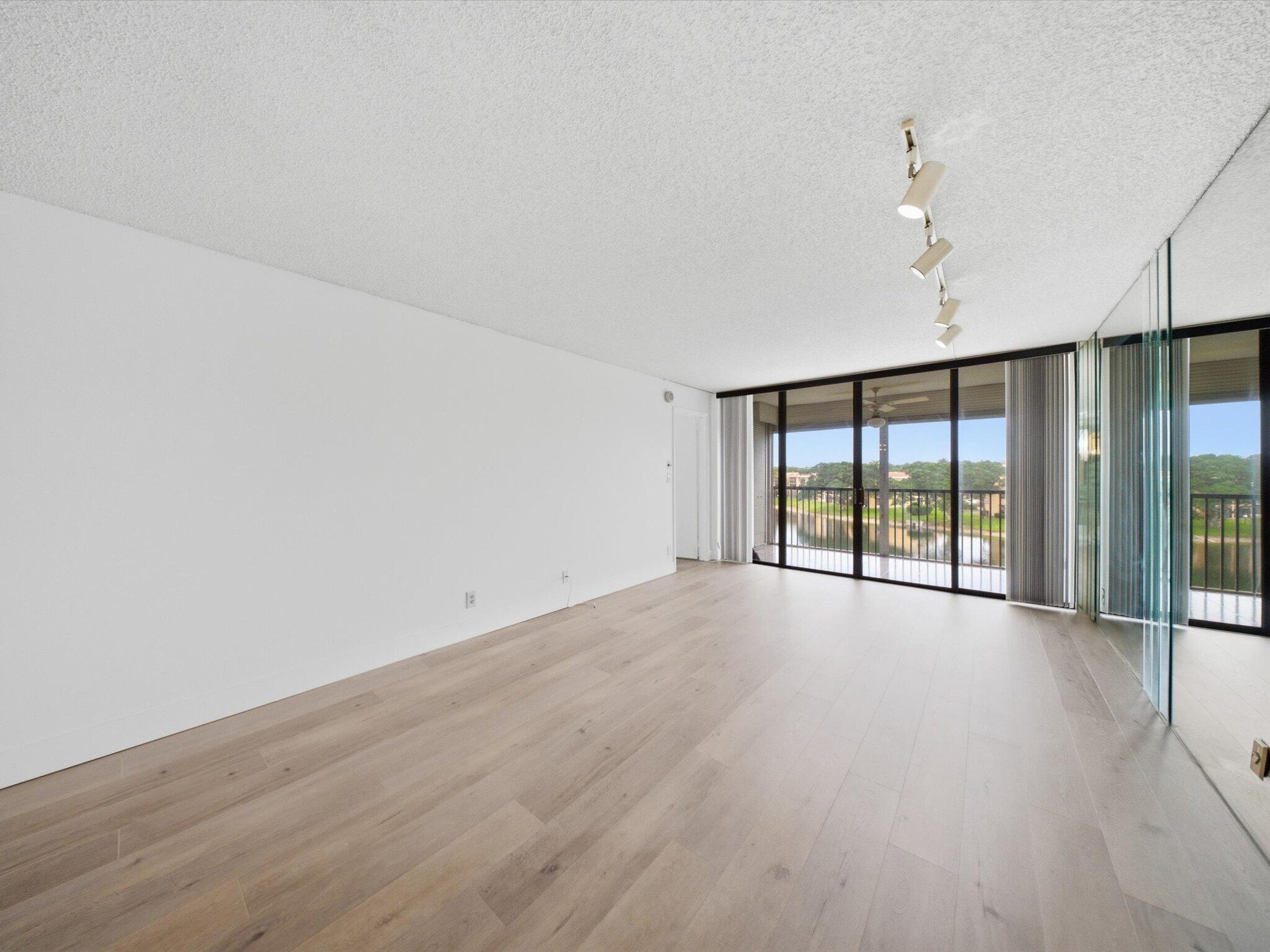 6539 CORAL LAKE #403, Margate FL 33063