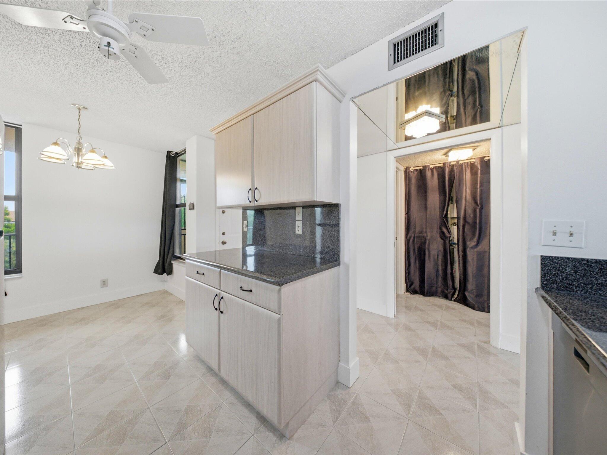6539 CORAL LAKE #403, Margate FL 33063
