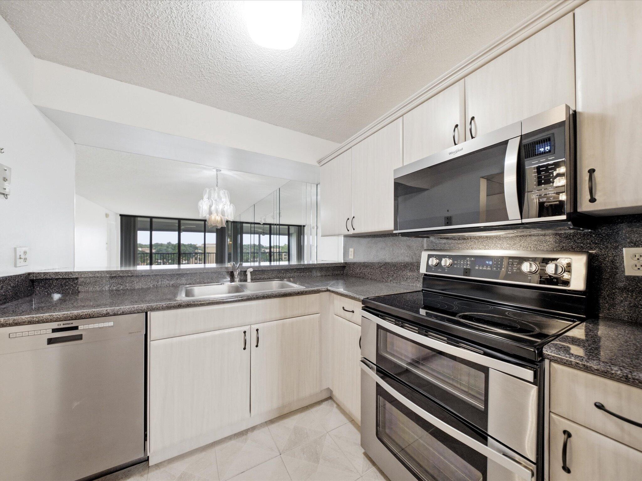6539 CORAL LAKE #403, Margate FL 33063