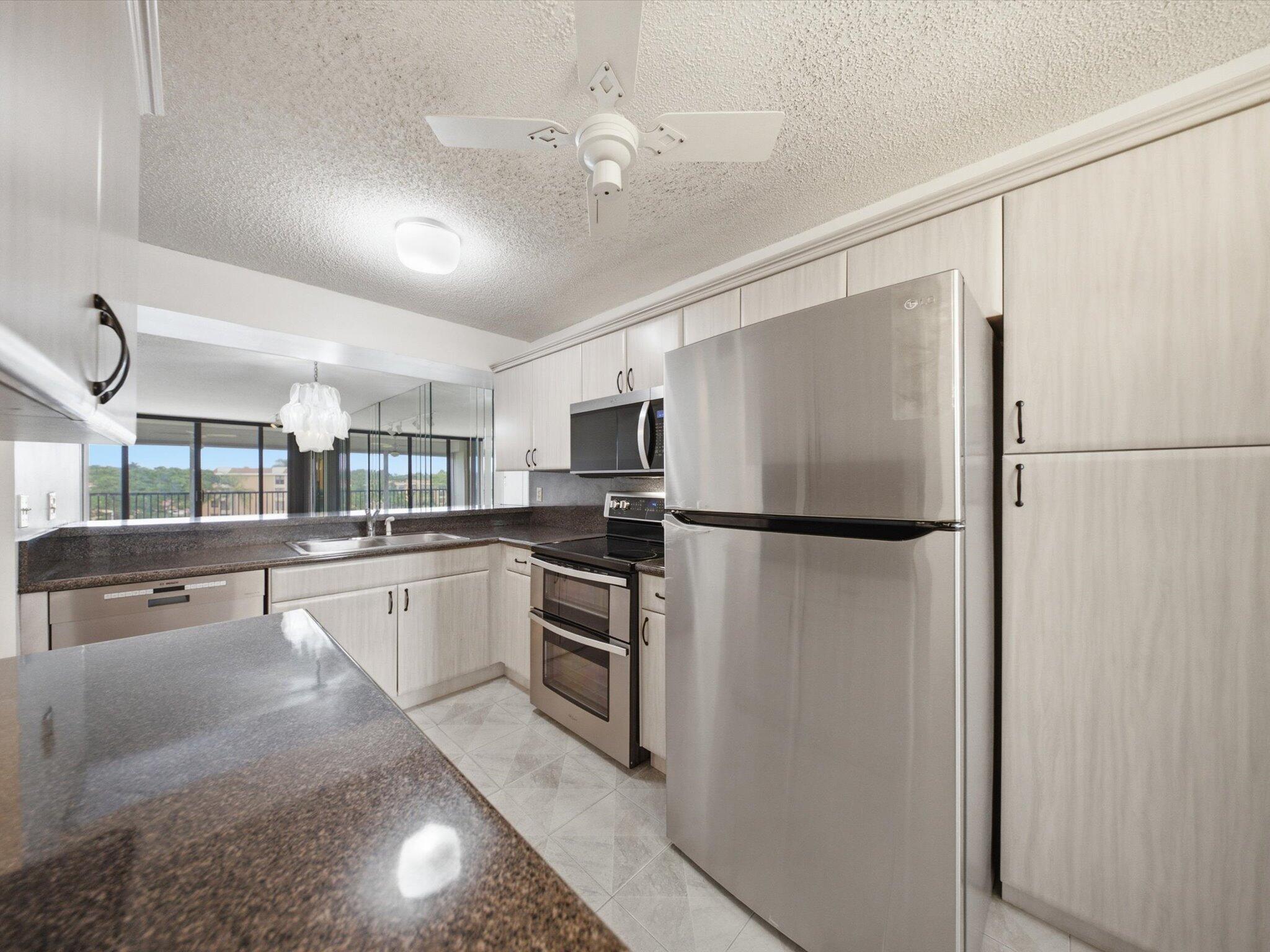 6539 CORAL LAKE #403, Margate FL 33063
