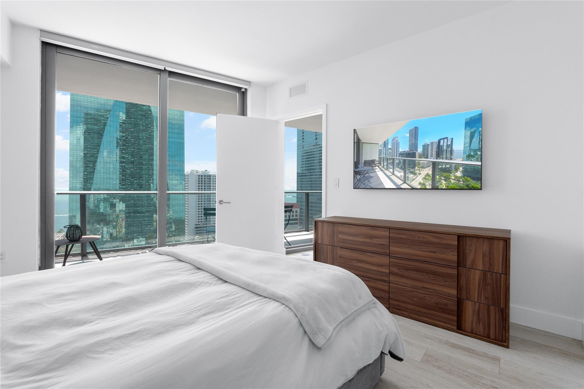 1300 S MIAMI #2003, Miami FL 33130