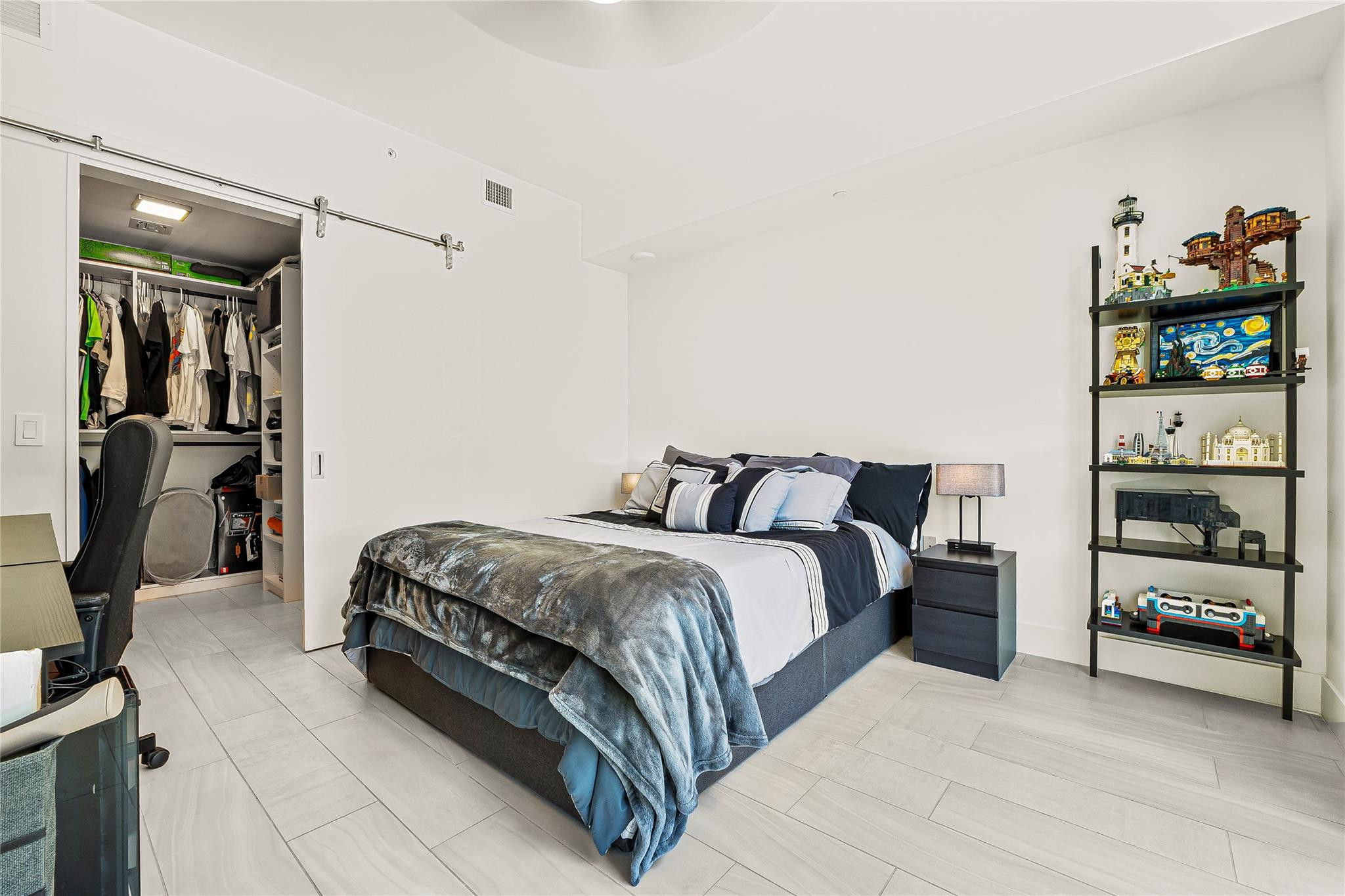 2000 METROPICA #216, Sunrise FL 33323