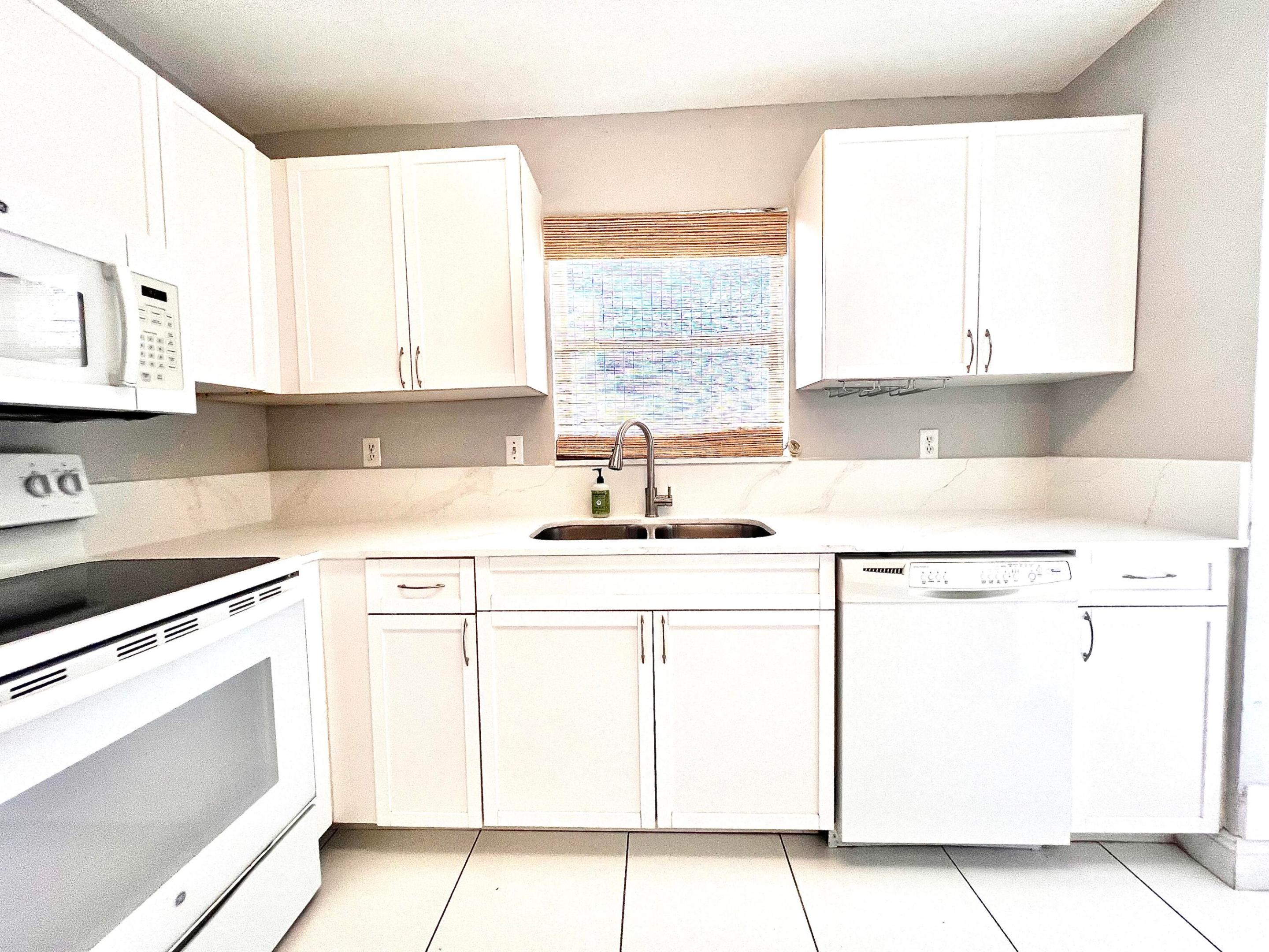4103 NE 21st, Lighthouse Point FL 33064