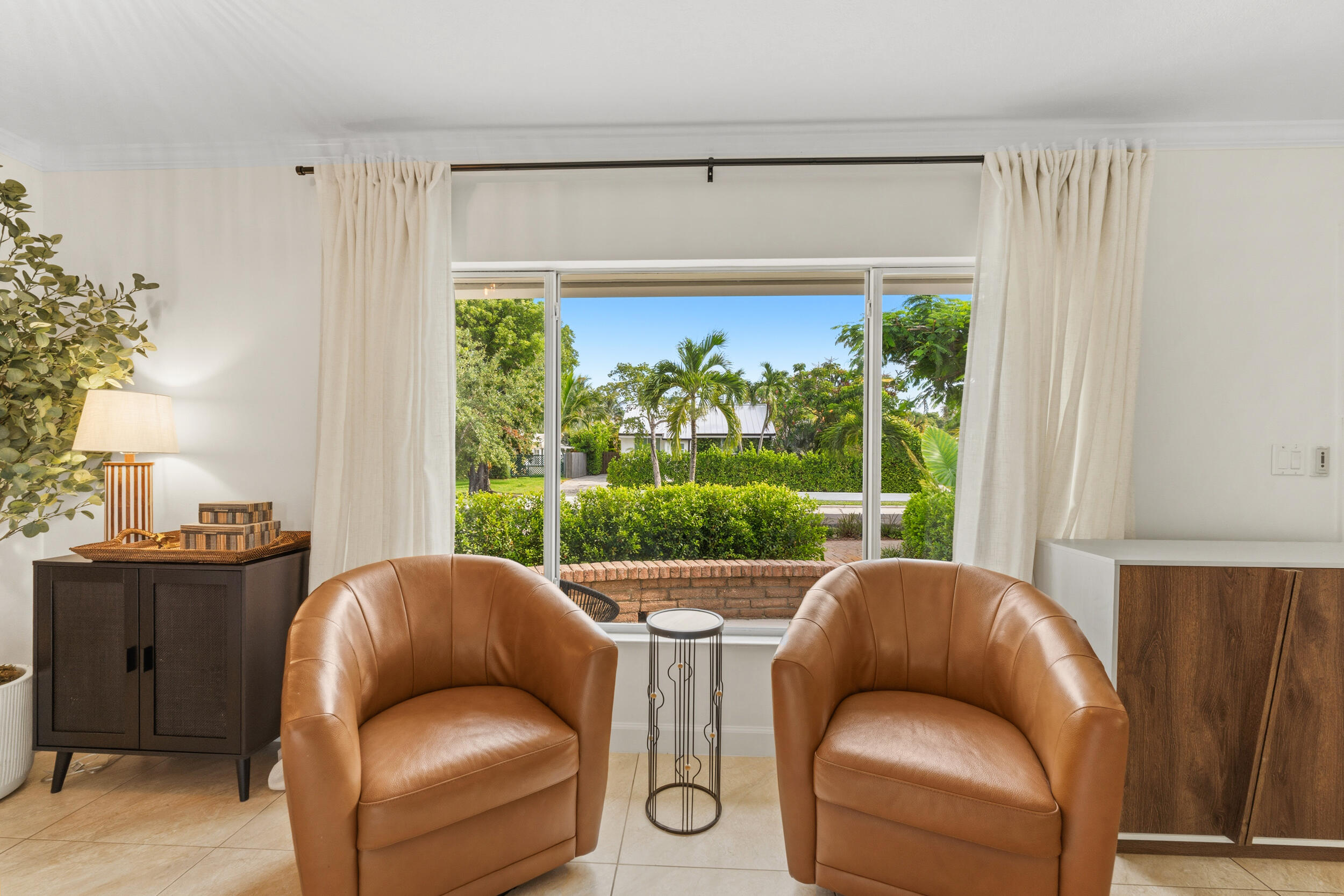 218 Alpine, West Palm Beach FL 33405