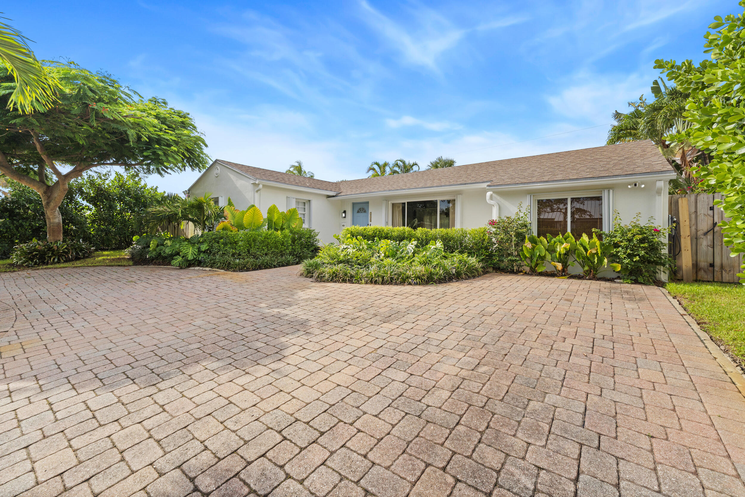 218 Alpine, West Palm Beach FL 33405