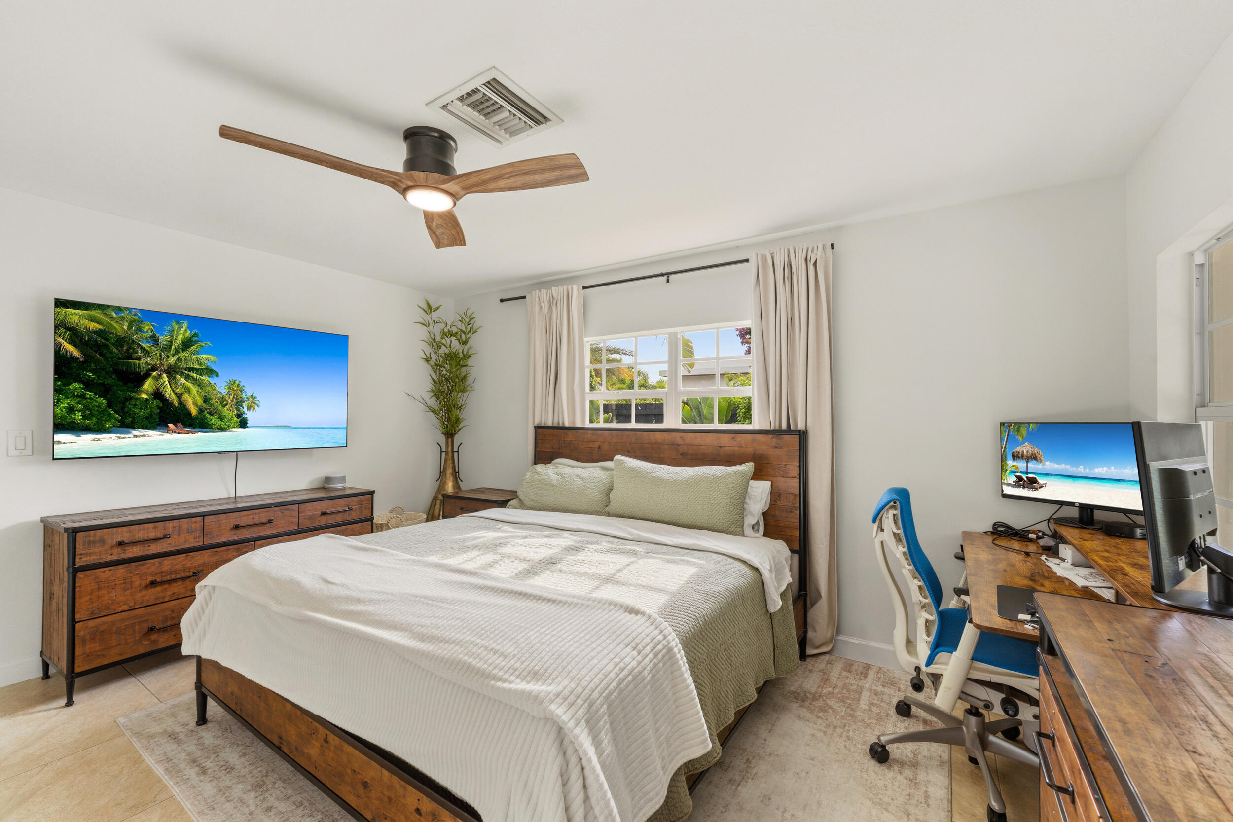 218 Alpine, West Palm Beach FL 33405