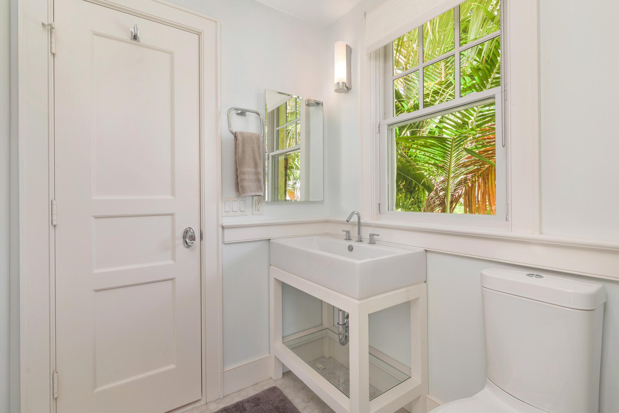 230 SUNSET, West Palm Beach FL 33401