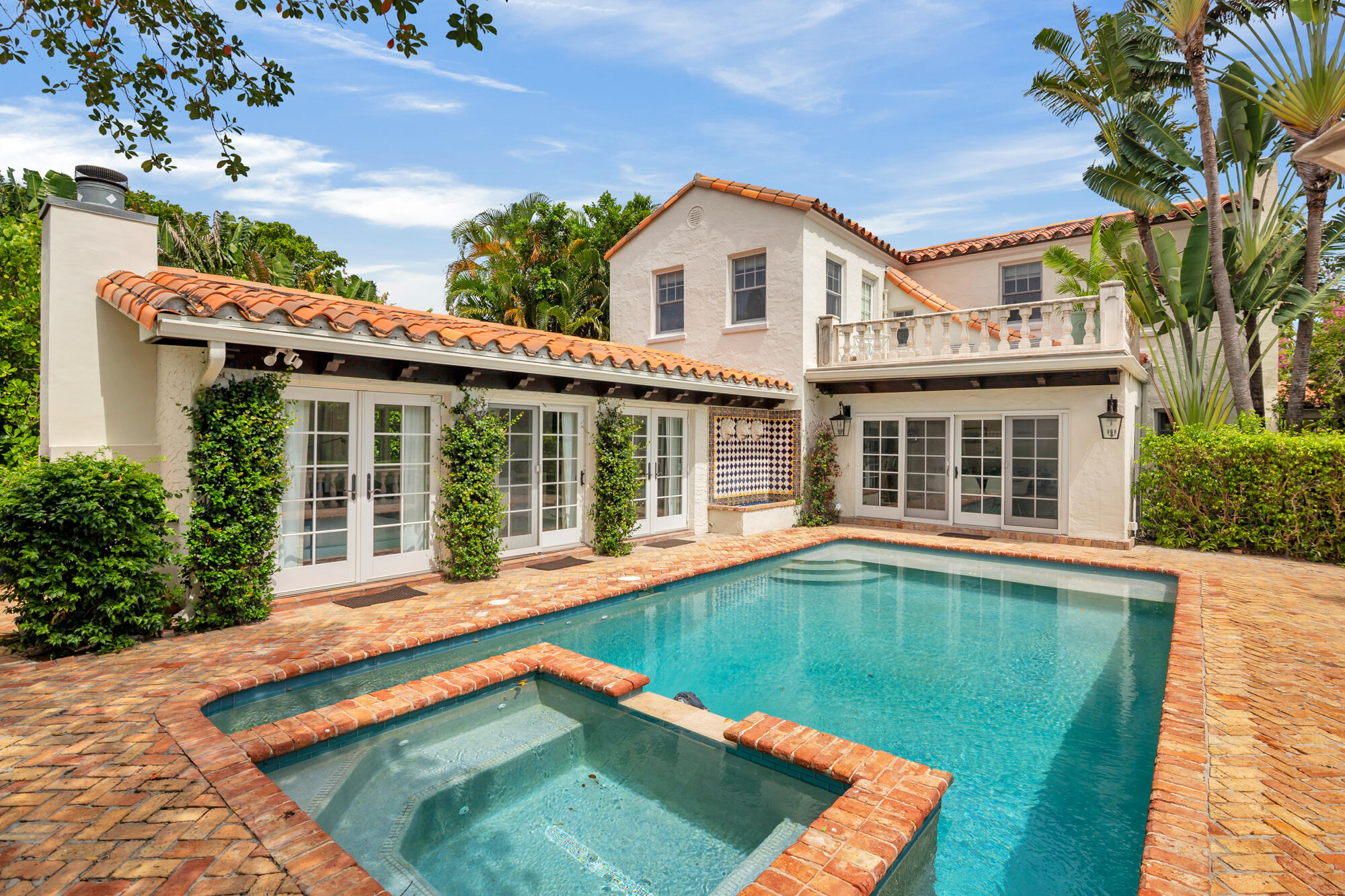 230 SUNSET, West Palm Beach FL 33401