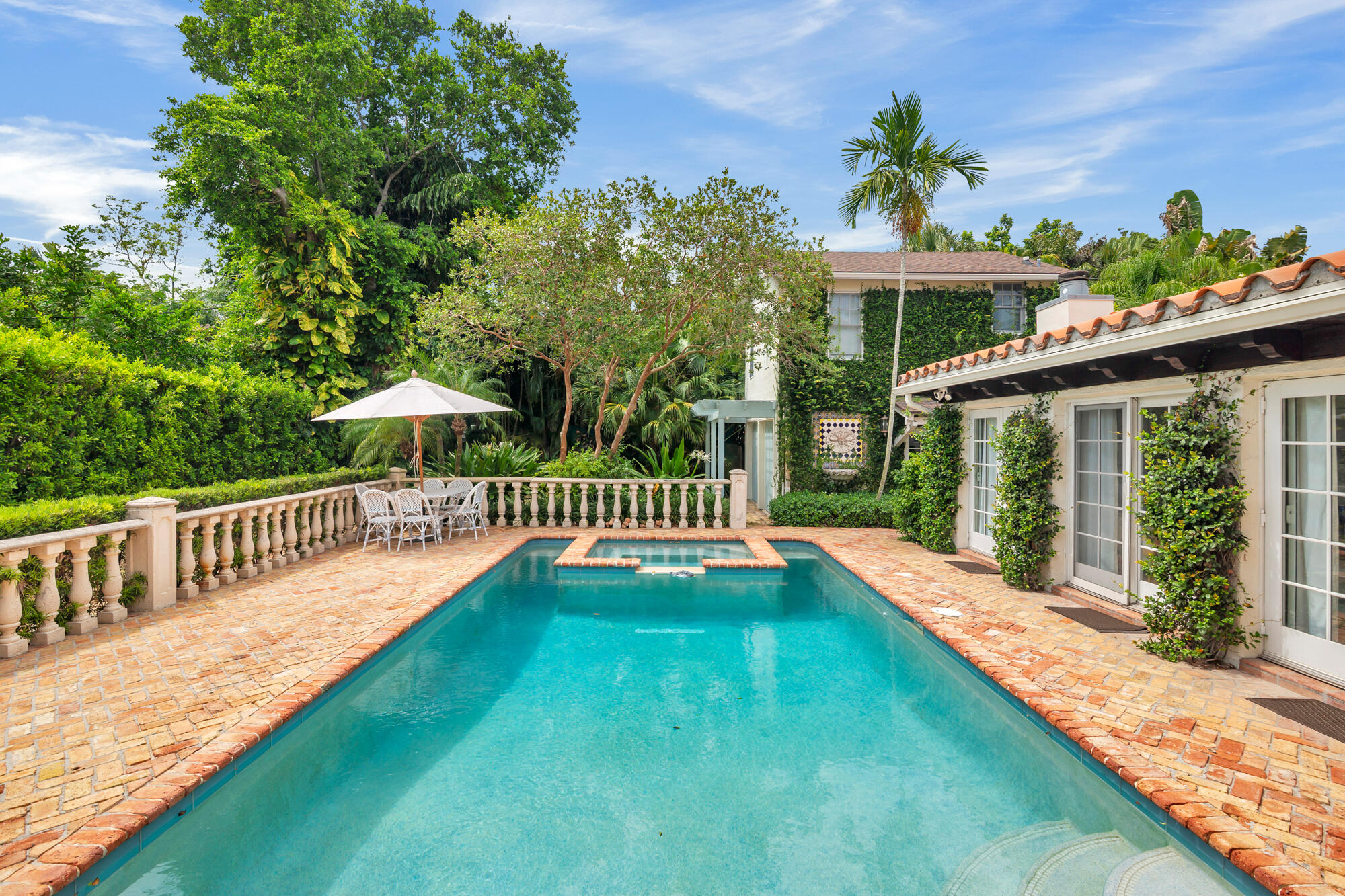 230 SUNSET, West Palm Beach FL 33401