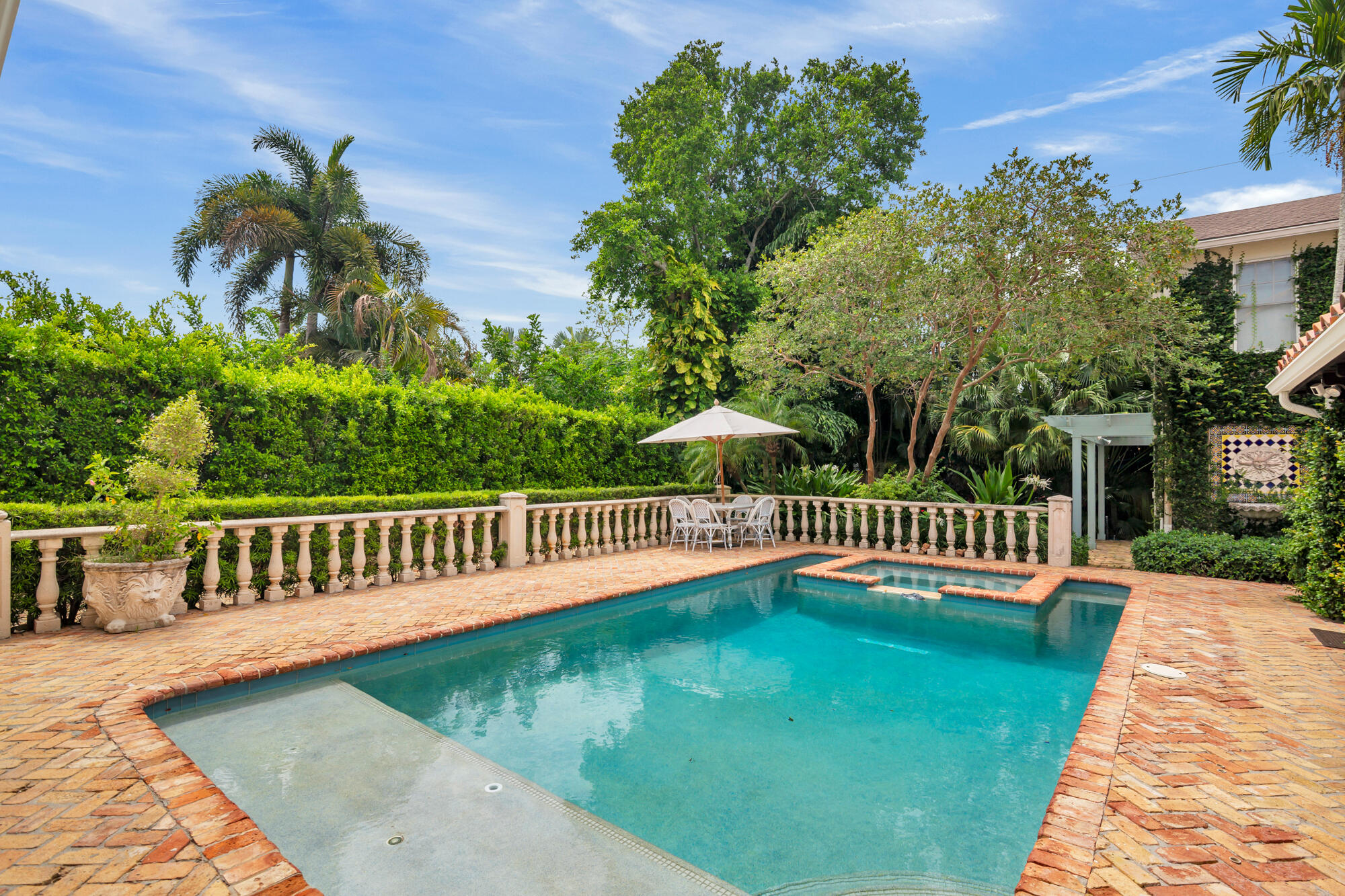 230 SUNSET, West Palm Beach FL 33401