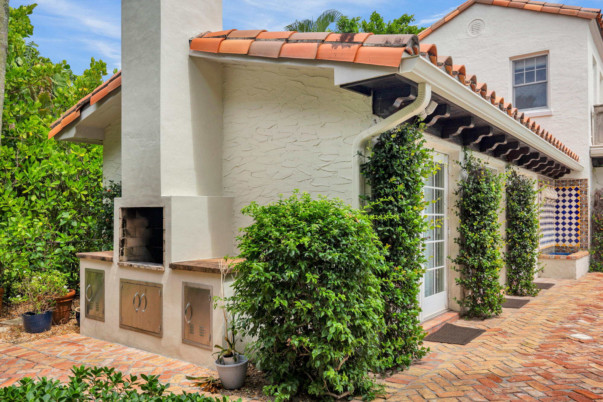 230 SUNSET, West Palm Beach FL 33401