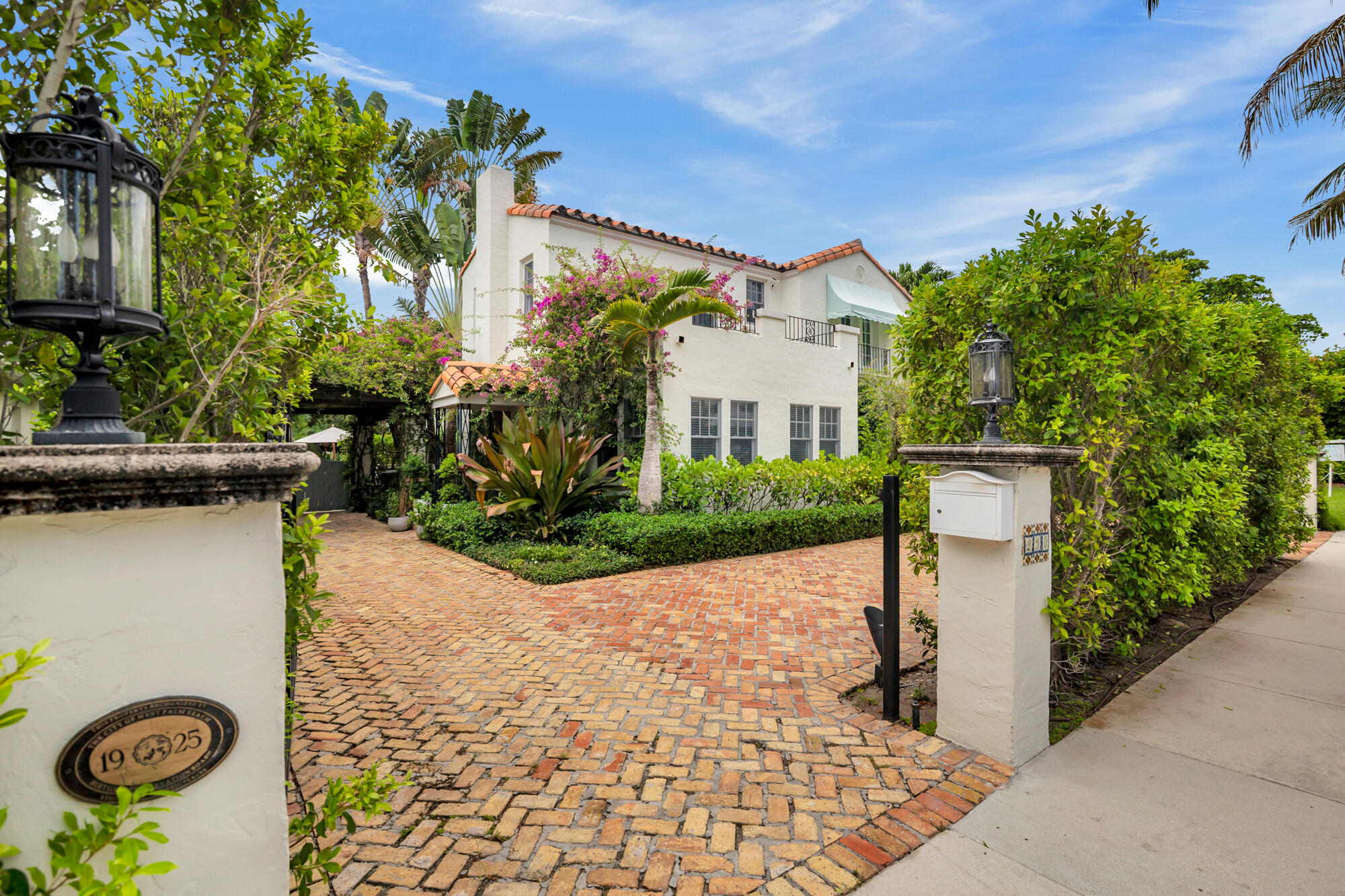 230 SUNSET, West Palm Beach FL 33401
