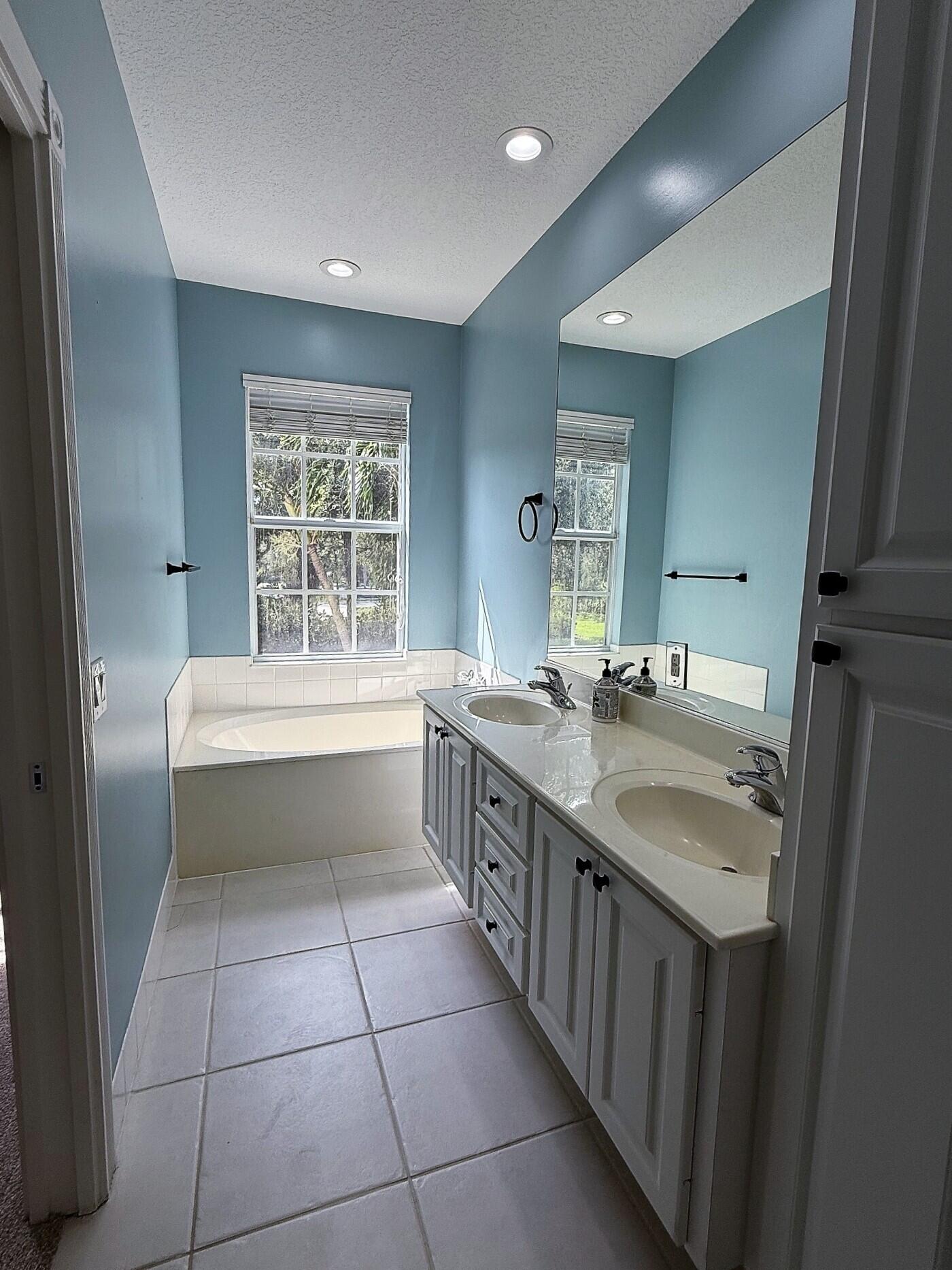 230 FORTUNA, Palm Beach Gardens FL 33410