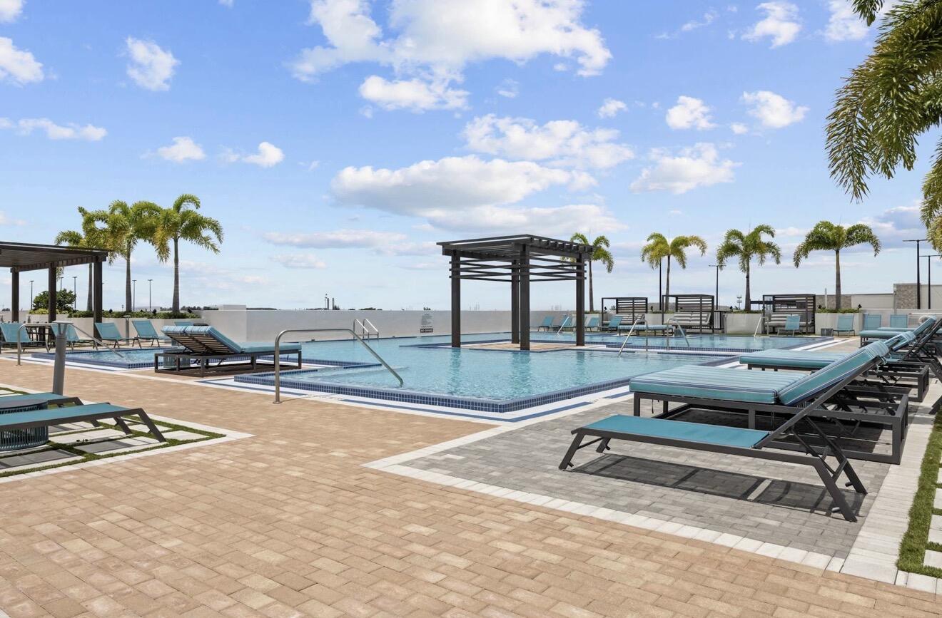 5350 NW 84th #1413, Doral FL 33166