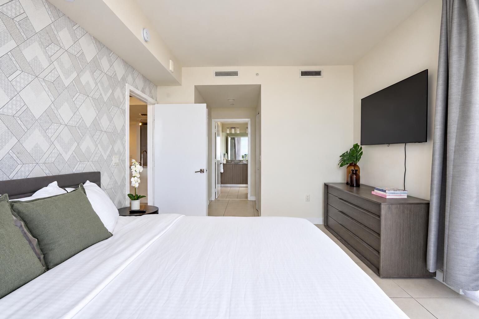 5350 NW 84th #1413, Doral FL 33166