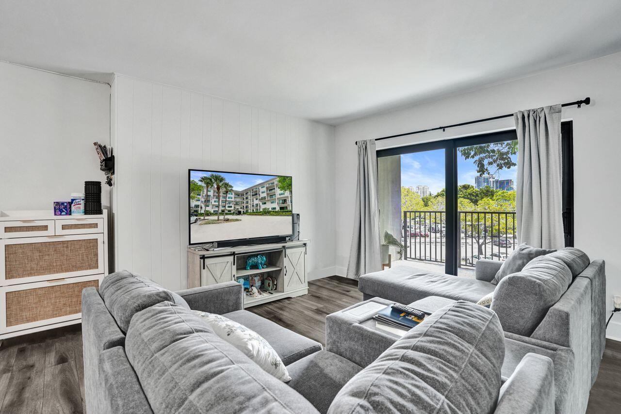 1000 RIVER REACH #321, Fort Lauderdale FL 33315