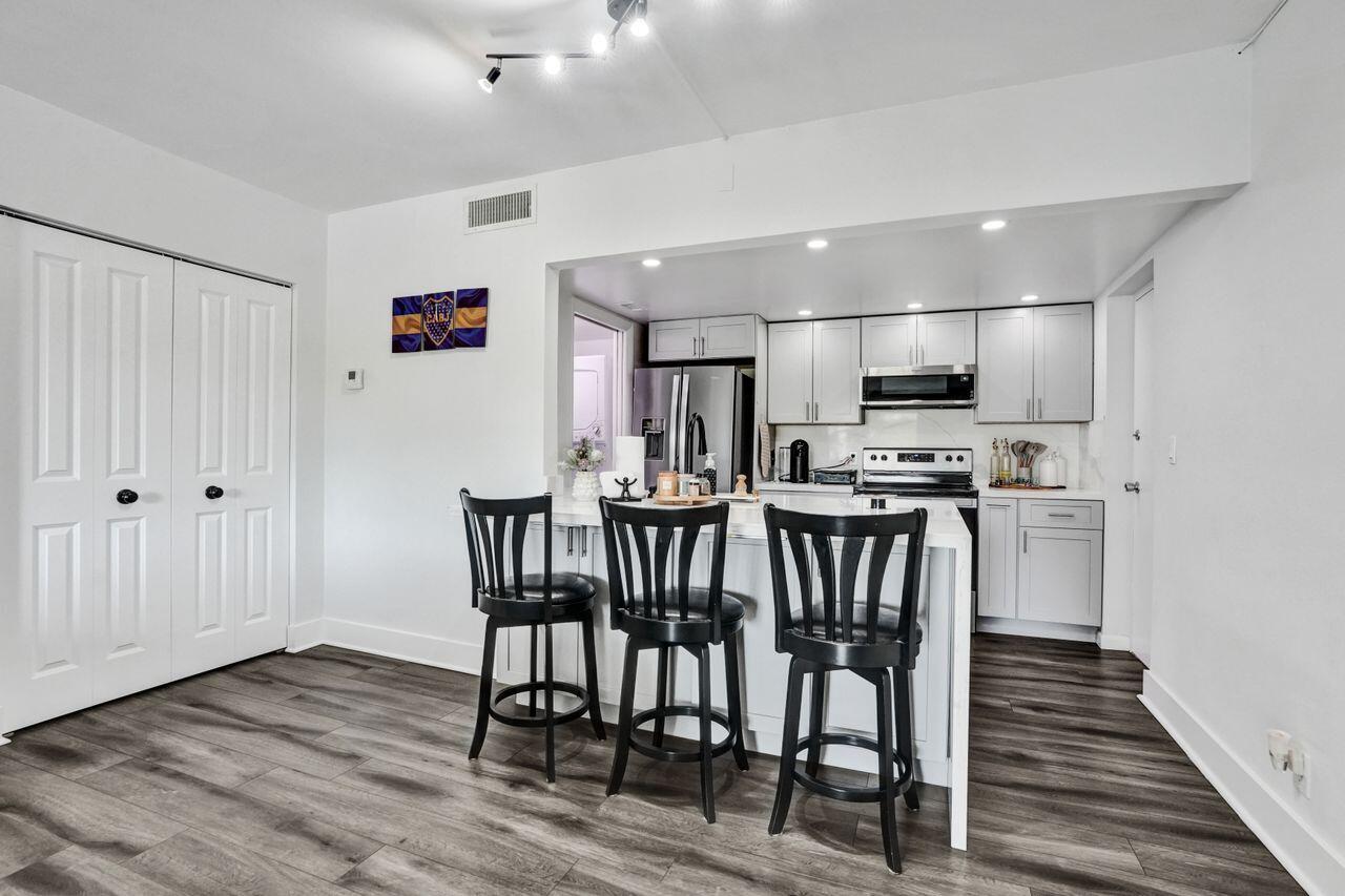 1000 RIVER REACH #321, Fort Lauderdale FL 33315