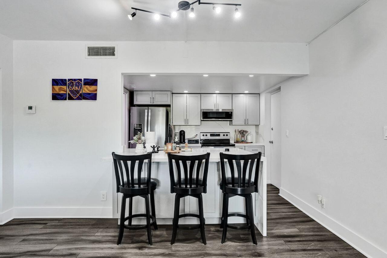 1000 RIVER REACH #321, Fort Lauderdale FL 33315