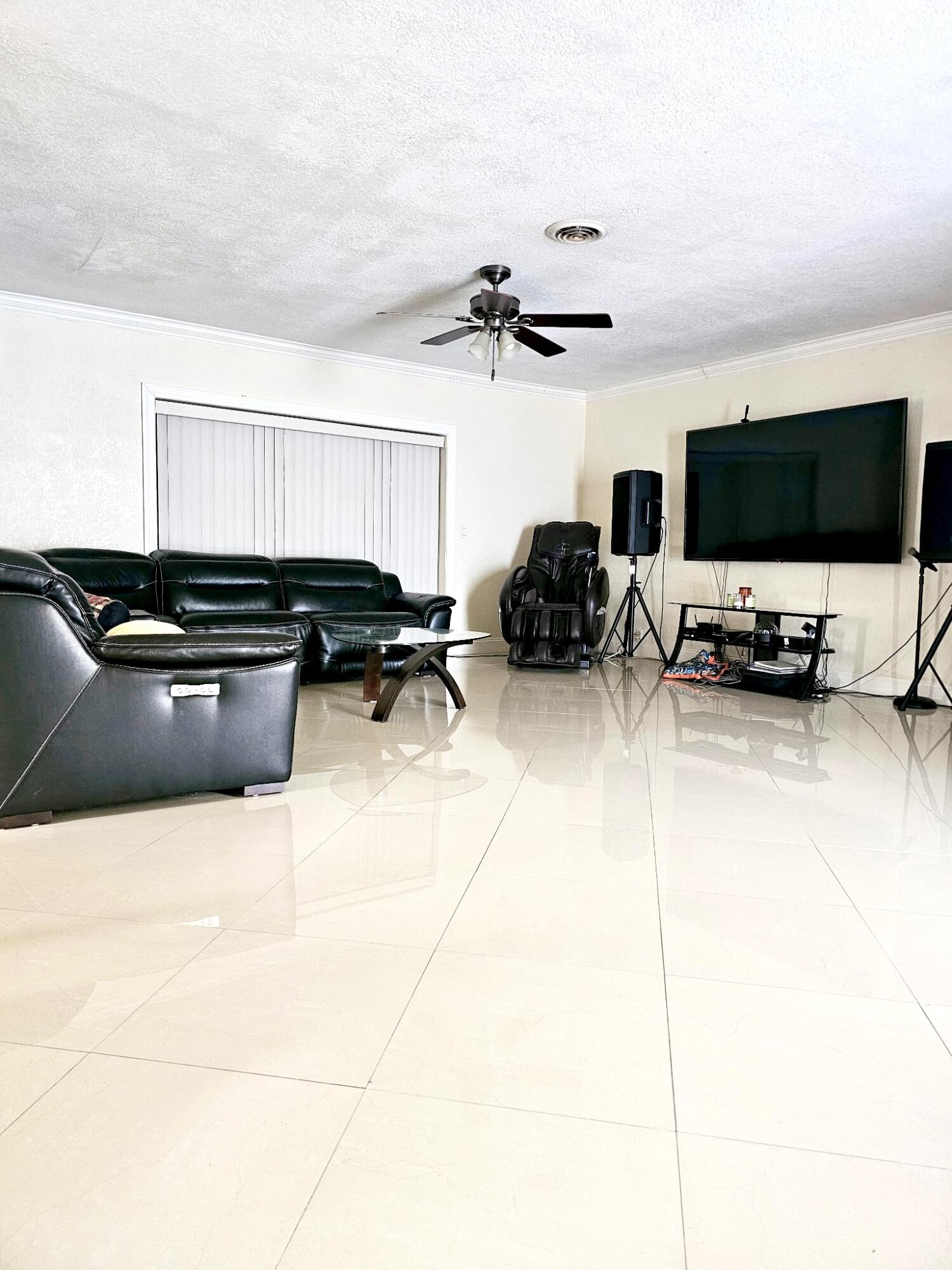 6410 KIMBERLY, North Lauderdale FL 33068