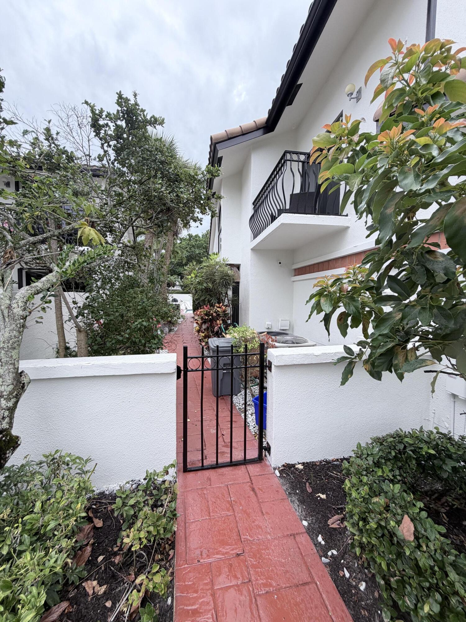 6532 Via Rosa, Boca Raton FL 33433