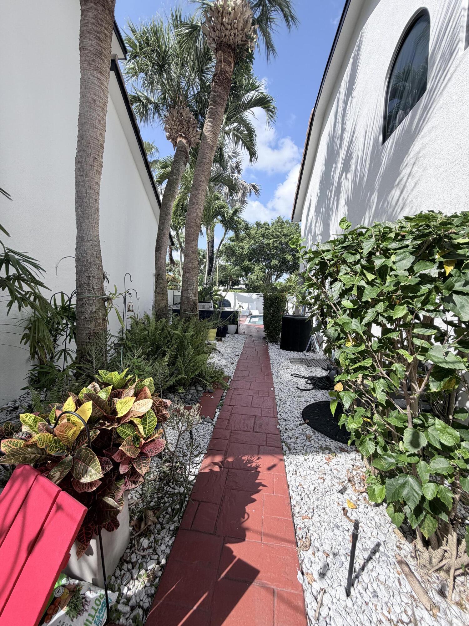 6532 Via Rosa, Boca Raton FL 33433