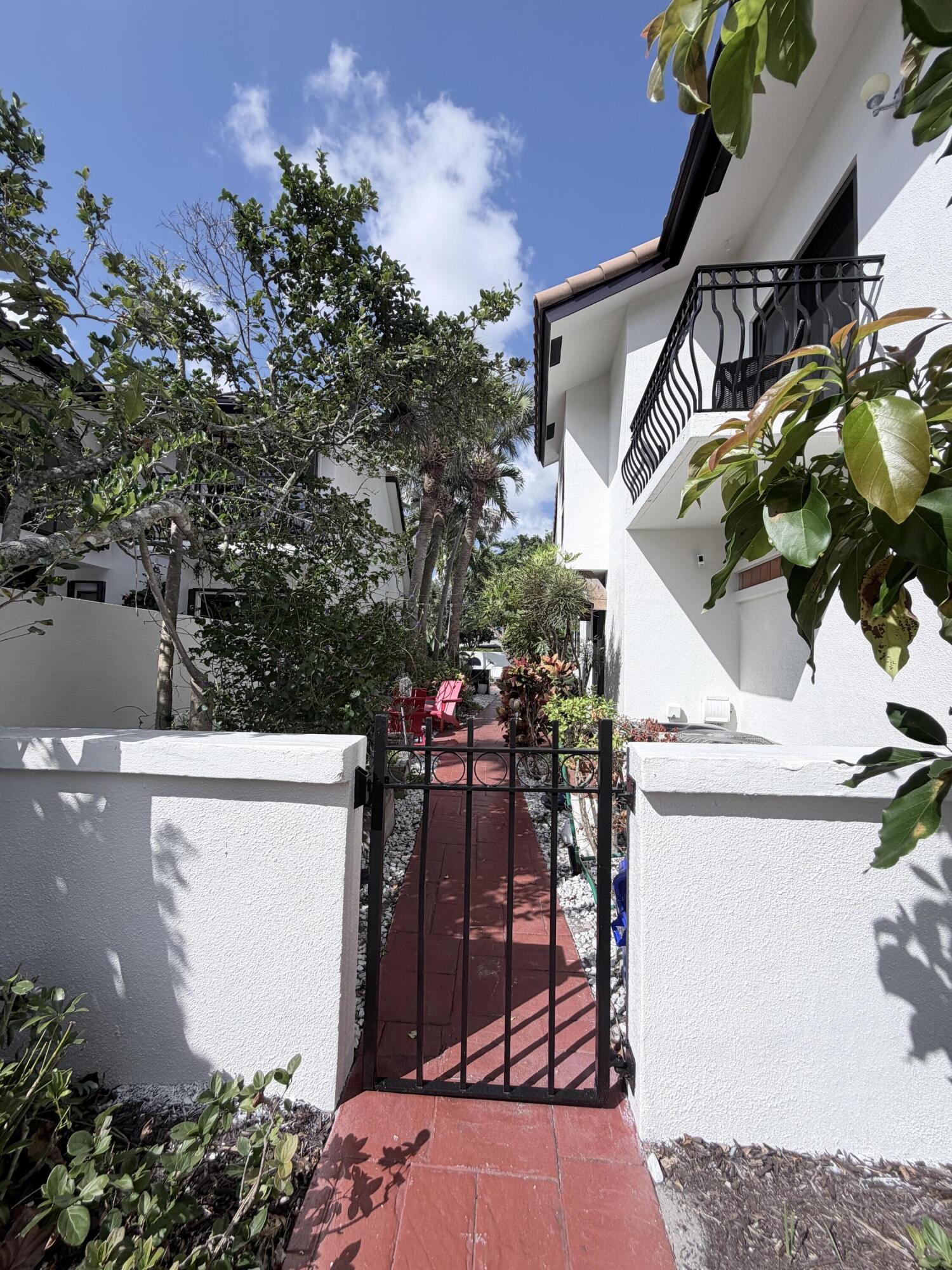 6532 Via Rosa, Boca Raton FL 33433