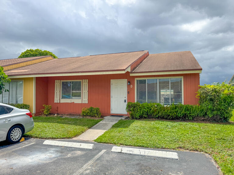 4852 Orleans #D, West Palm Beach FL 33415