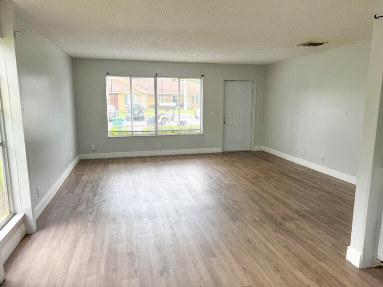 4852 Orleans #D, West Palm Beach FL 33415