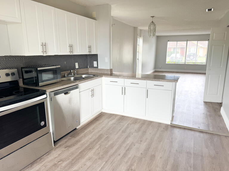 4852 Orleans #D, West Palm Beach FL 33415