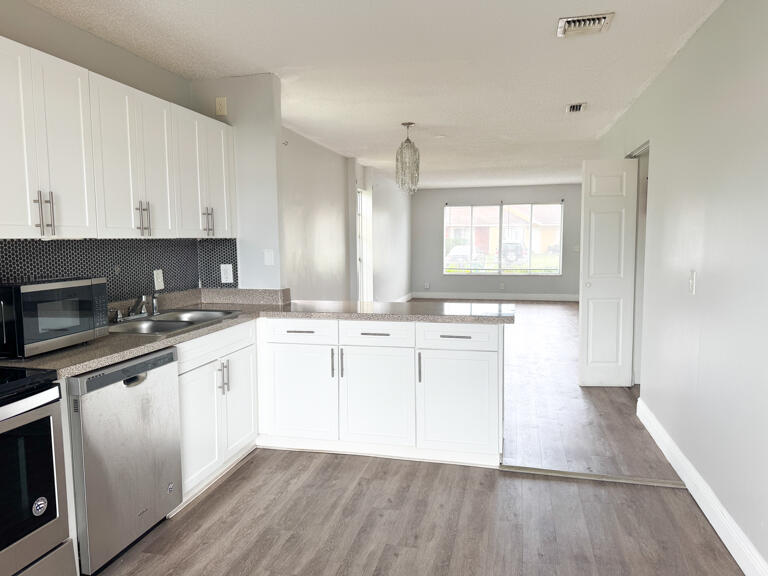 4852 Orleans #D, West Palm Beach FL 33415