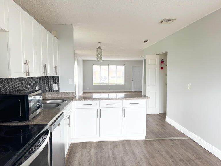 4852 Orleans #D, West Palm Beach FL 33415